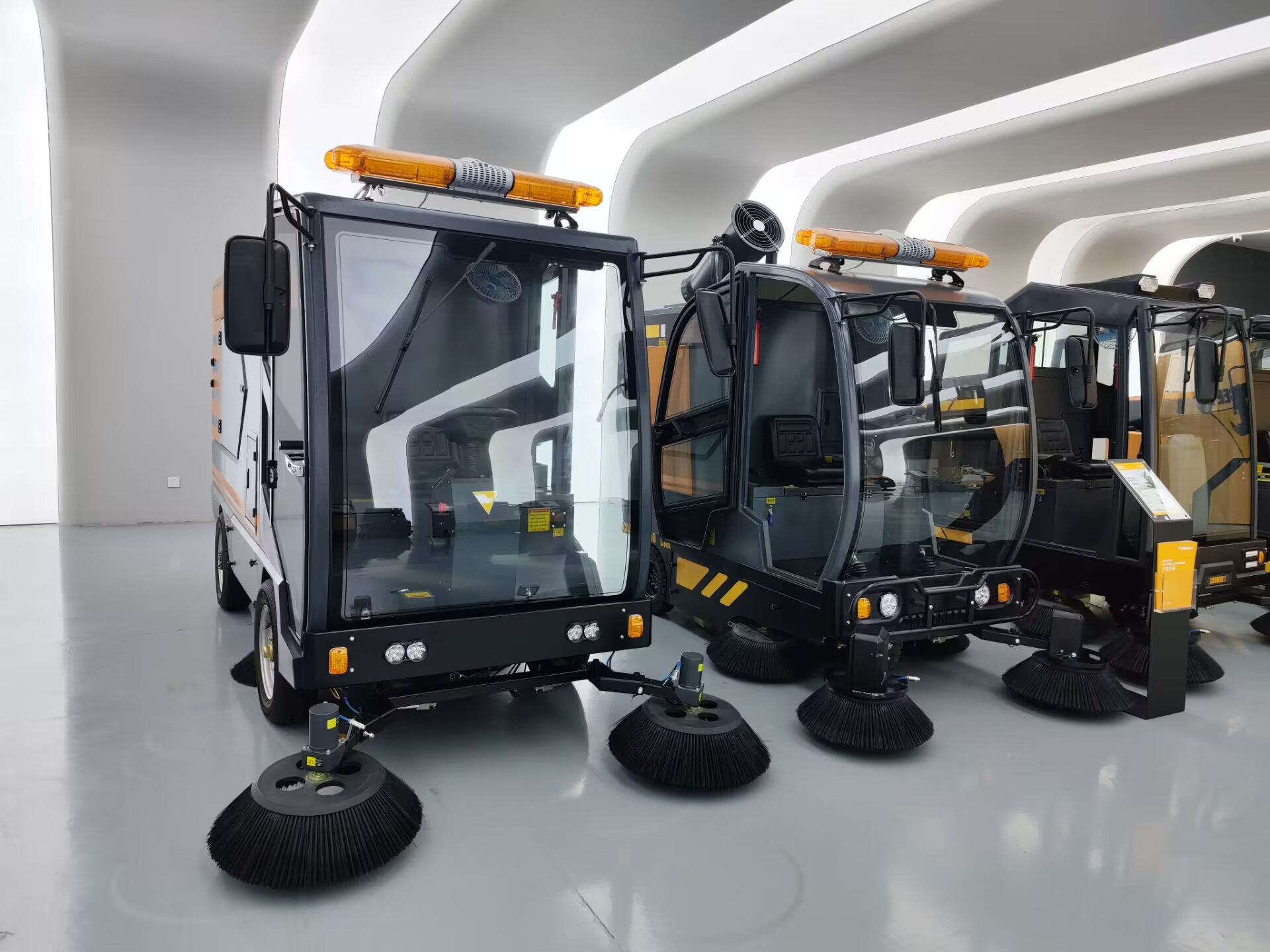 道路清掃車有哪些特點_清掃車機價格是多少呢？